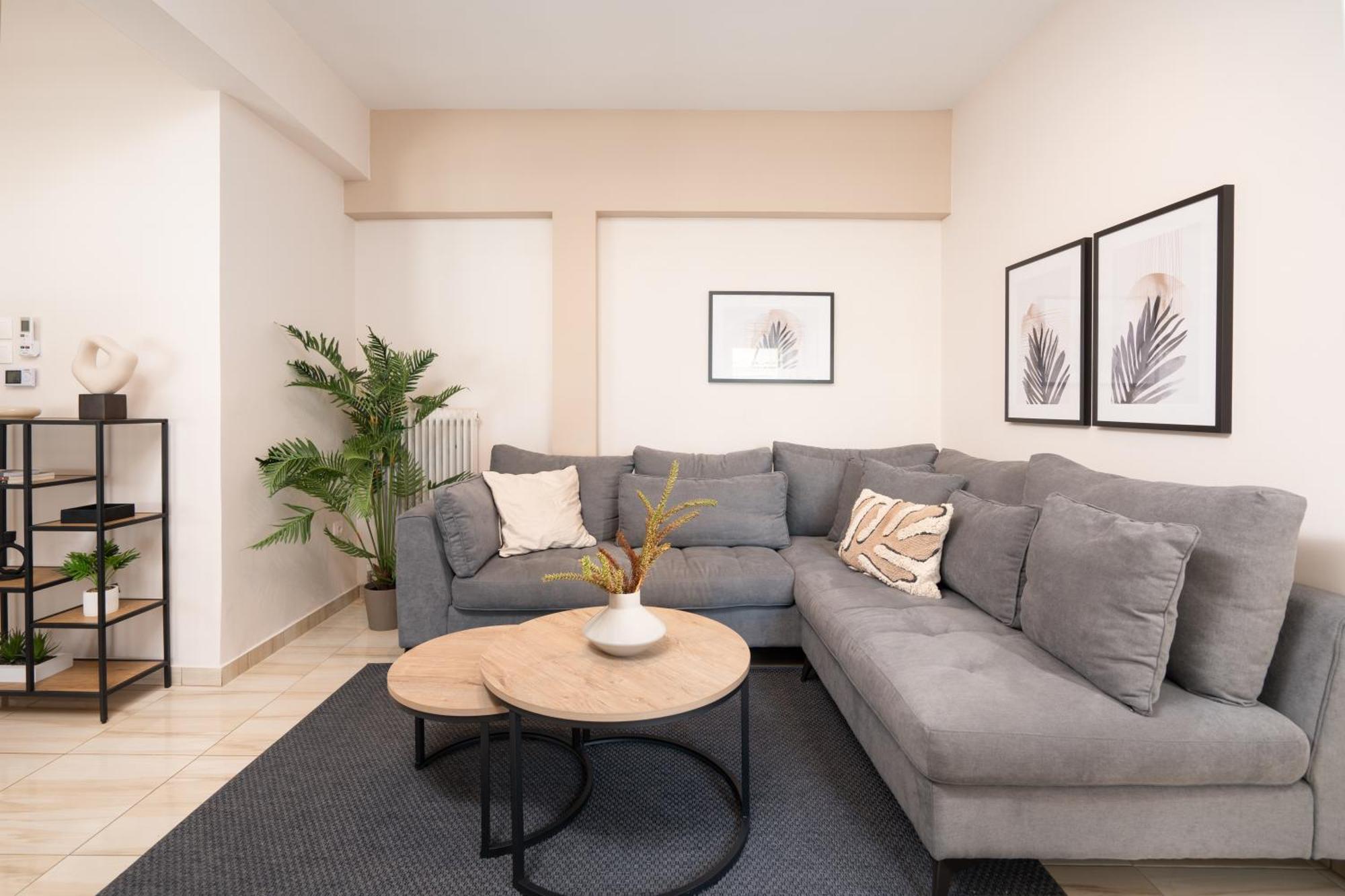 Modern In With Acropolis & Mt Lycabettus View Apartment