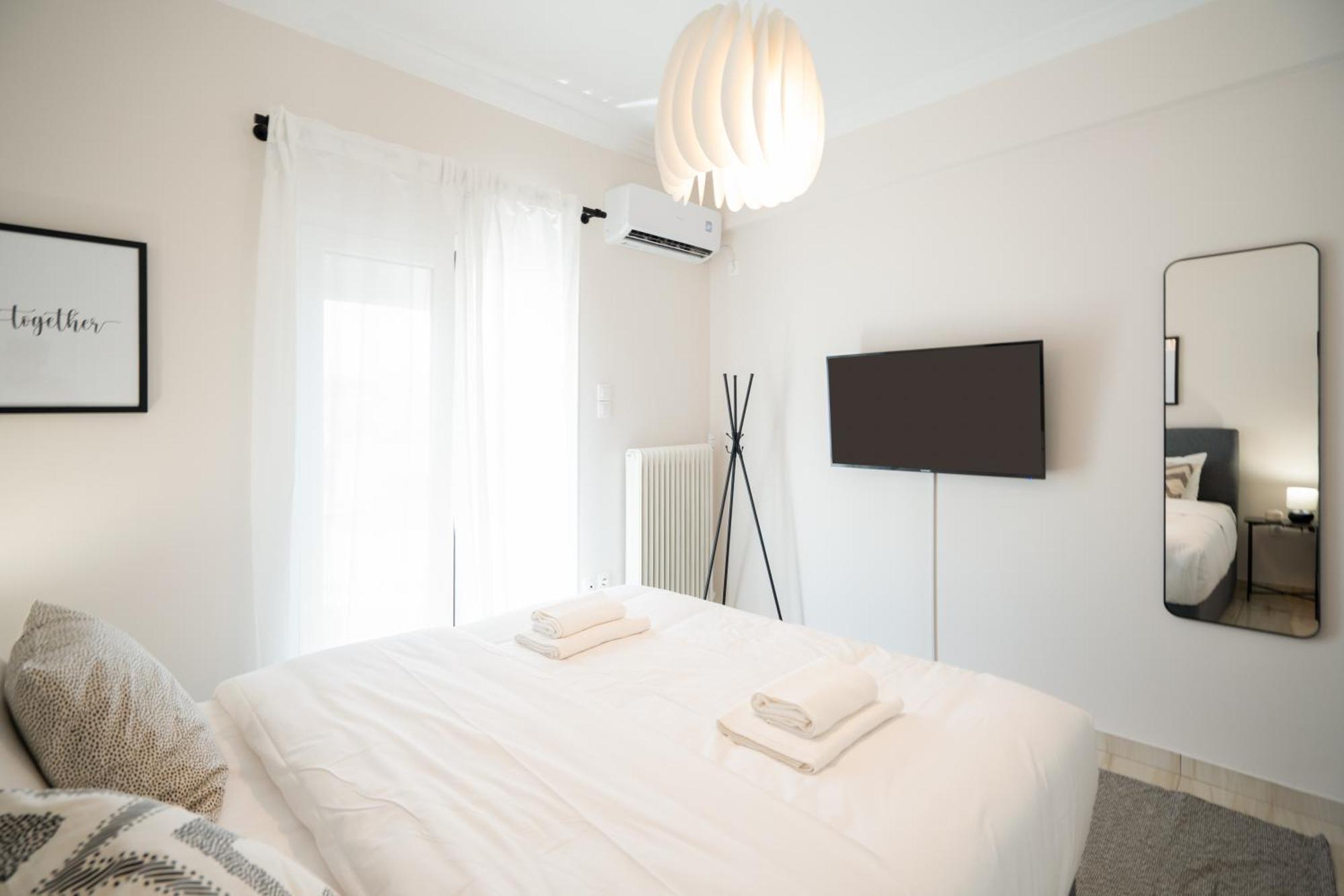 Modern In With Acropolis & Mt Lycabettus View *