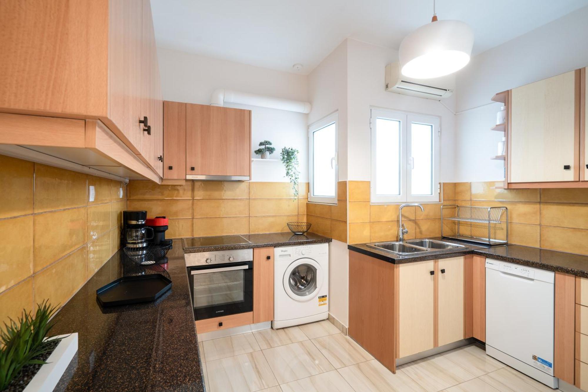 Modern In With Acropolis & Mt Lycabettus View Athens